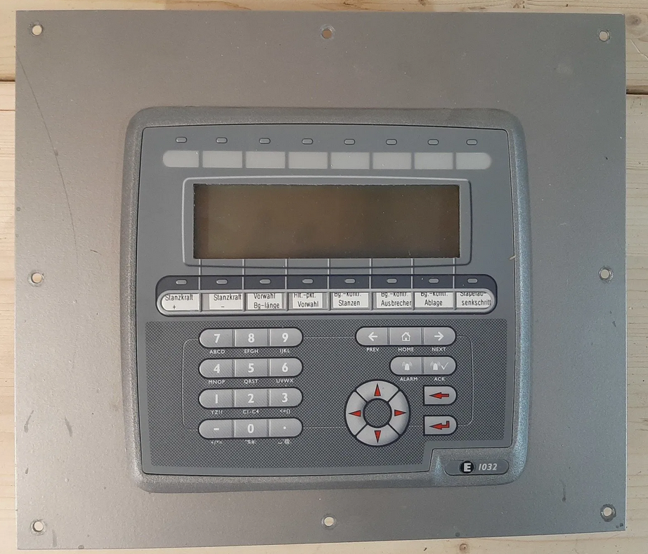 Mitsubishi TFT LCD Anzeige und HMI-Tastenfeld Serie E1032